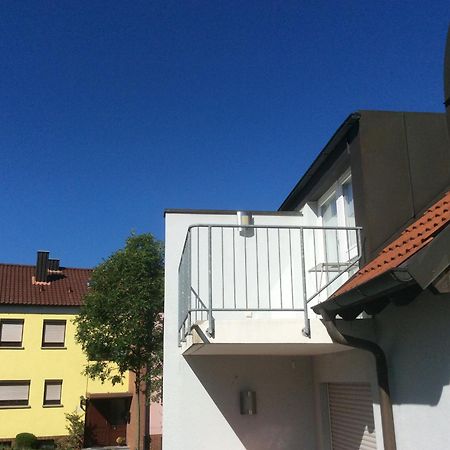 Studio Ochsenfurt Mit Sonnigem Balkon Apartamento Exterior foto